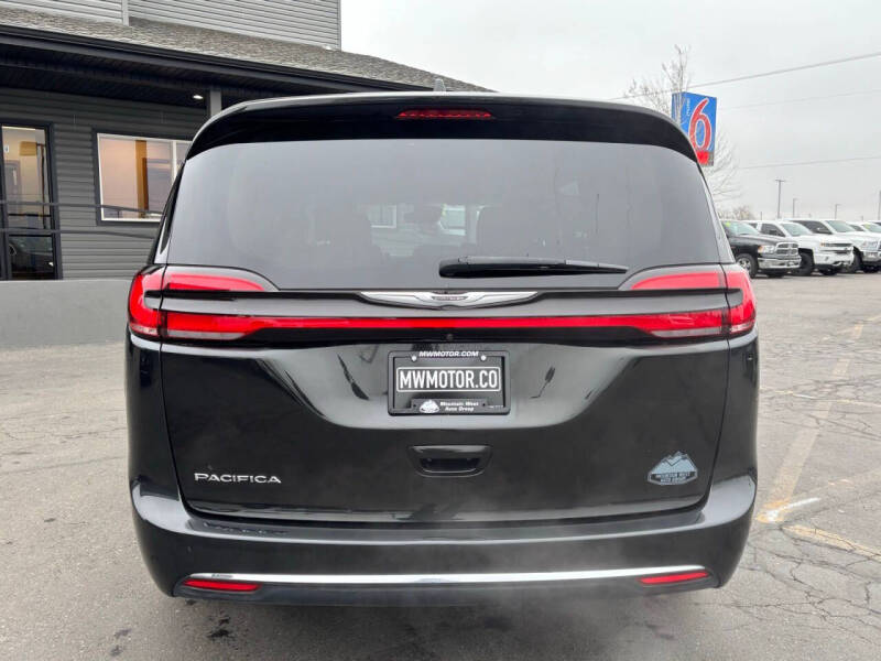 2022 Chrysler Pacifica Touring L
