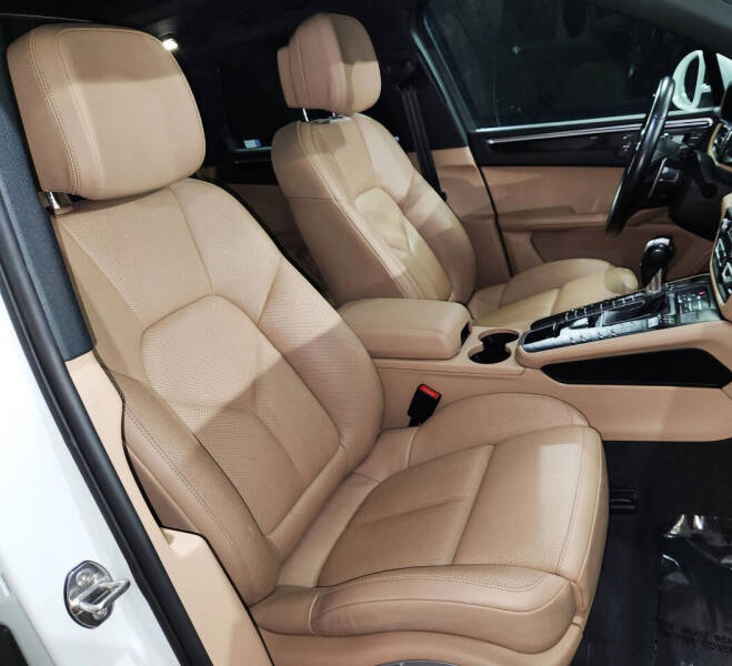 2020 Porsche Macan S