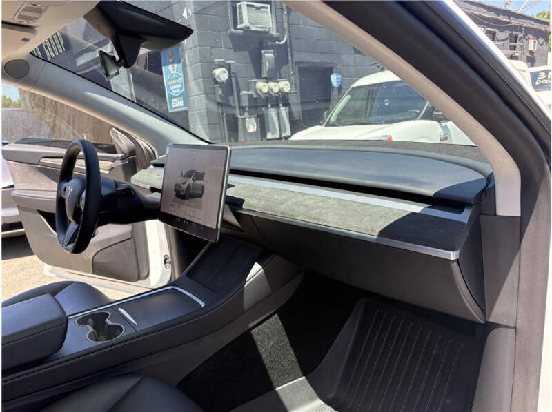 2025 Tesla Model Y Long Range