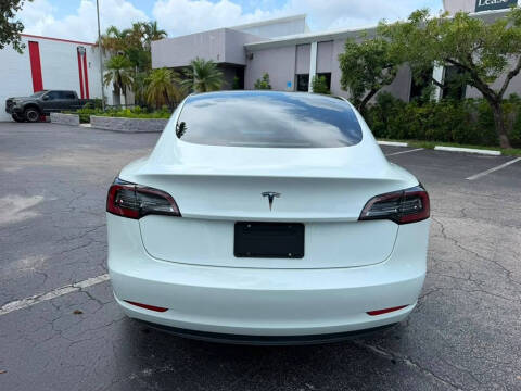 2021 Tesla Model 3 Standard Range Plus