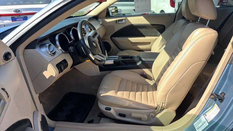 2005 Ford Mustang GT Premium