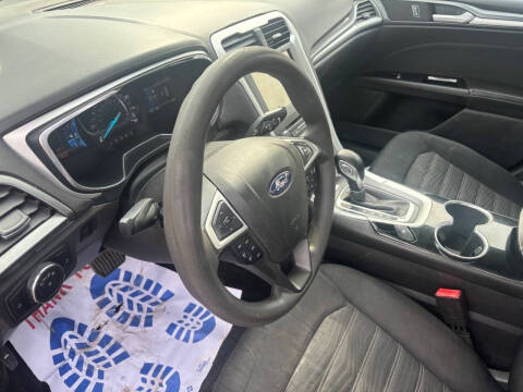 2016 Ford Fusion SE