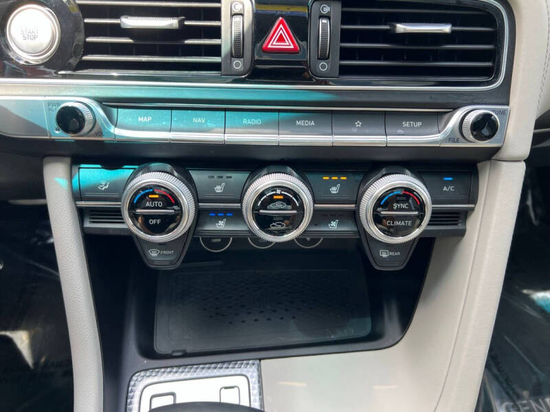 2023 Genesis G70