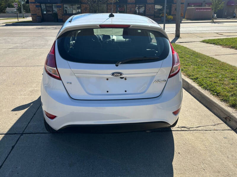 2018 Ford Fiesta SE photo 12