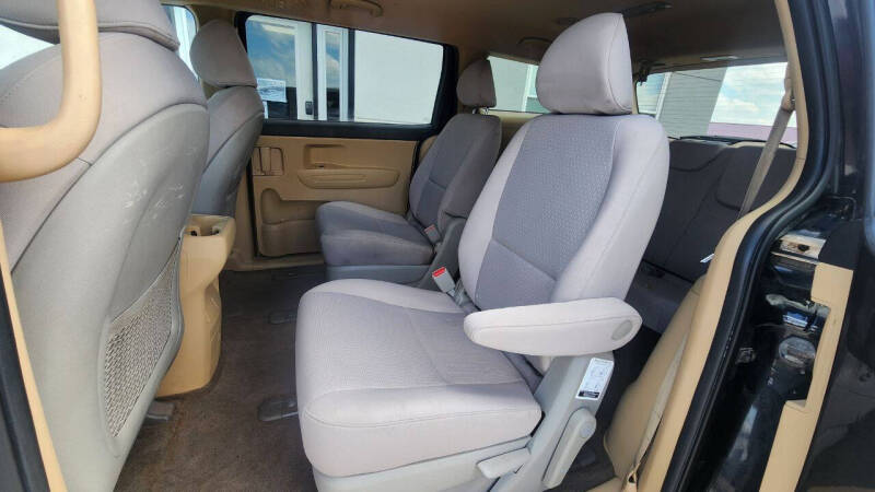 2015 Kia Sedona LX