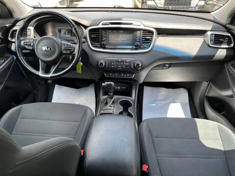 2017 Kia Sorento LX