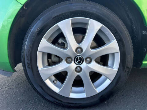 2013 Mazda MAZDA2 Touring