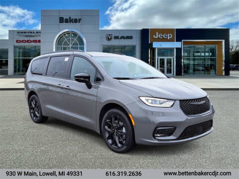 2025 Chrysler Pacifica for sale at Betten Baker Chrysler Dodge Jeep Ram in Lowell MI