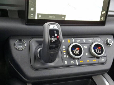 2025 Land Rover Defender 130 V8 P500