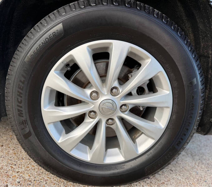 2017 Chrysler Pacifica Touring-L