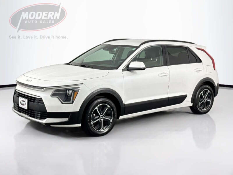 2023 Kia Niro LX