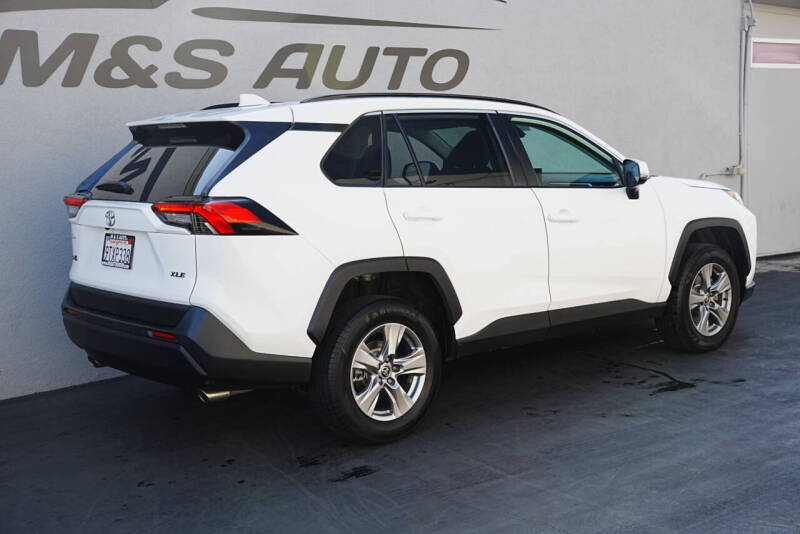 2022 Toyota RAV4 XLE