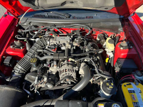 2004 Ford Mustang GT Deluxe