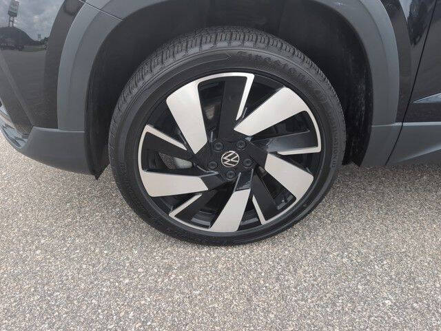 2024 Volkswagen Taos SEL 4Motion