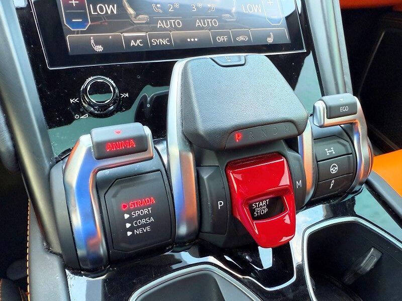 2022 Lamborghini Urus