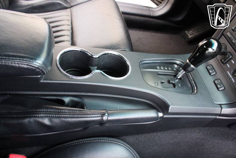2004 Ford Thunderbird Deluxe
