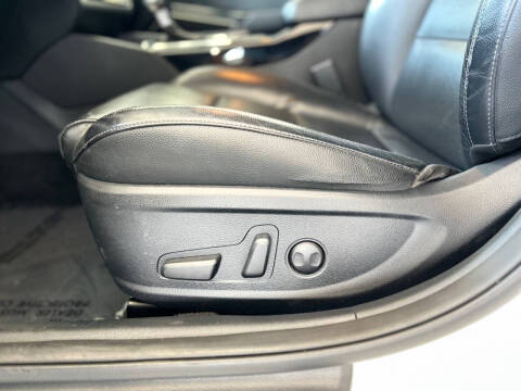 2017 Kia Cadenza Premium