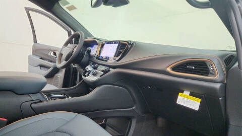 2027 Chrysler Pacifica Pinnacle