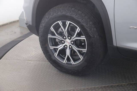 2025 GMC Acadia AT4