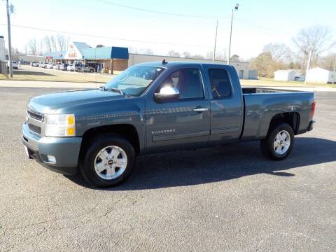 2011 Chevrolet Silverado 1500 for sale at Young's Motor Company Inc. in Benson NC