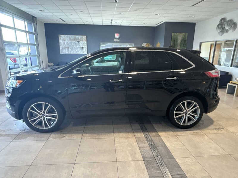 2022 Ford Edge Titanium