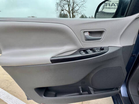 2016 Toyota Sienna LE 8-Passenger