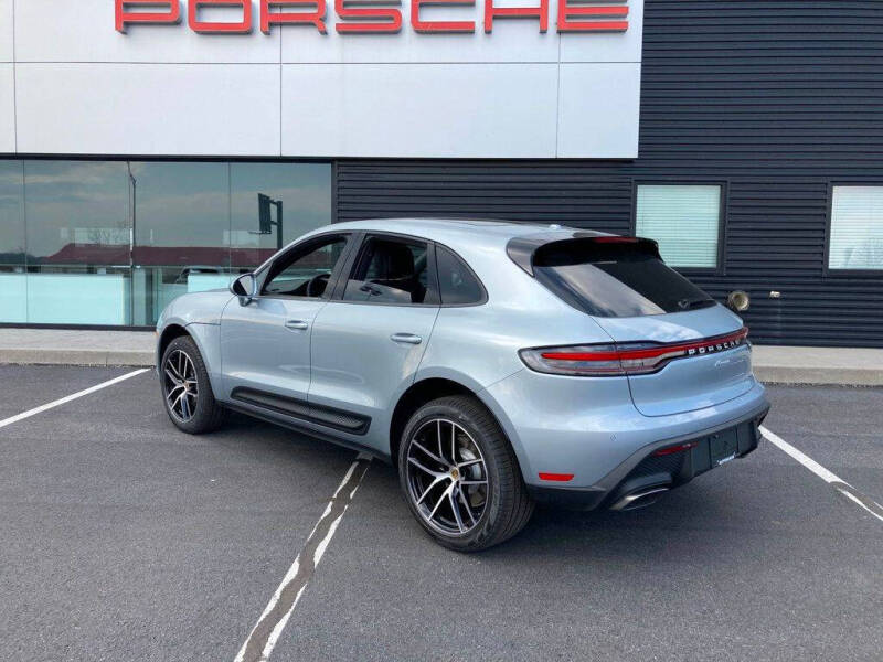 2025 Porsche Macan
