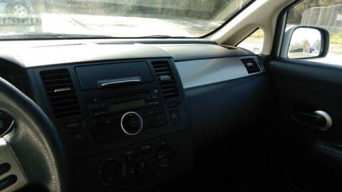 2010 Nissan Versa 1.8 S