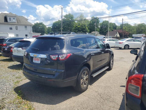 2017 Chevrolet Traverse LT