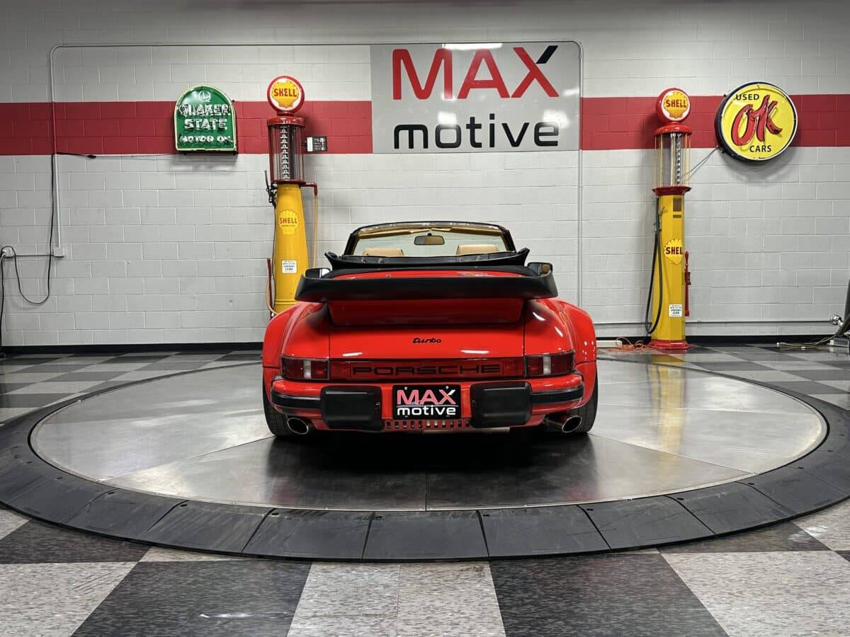 1985 Porsche 930 38