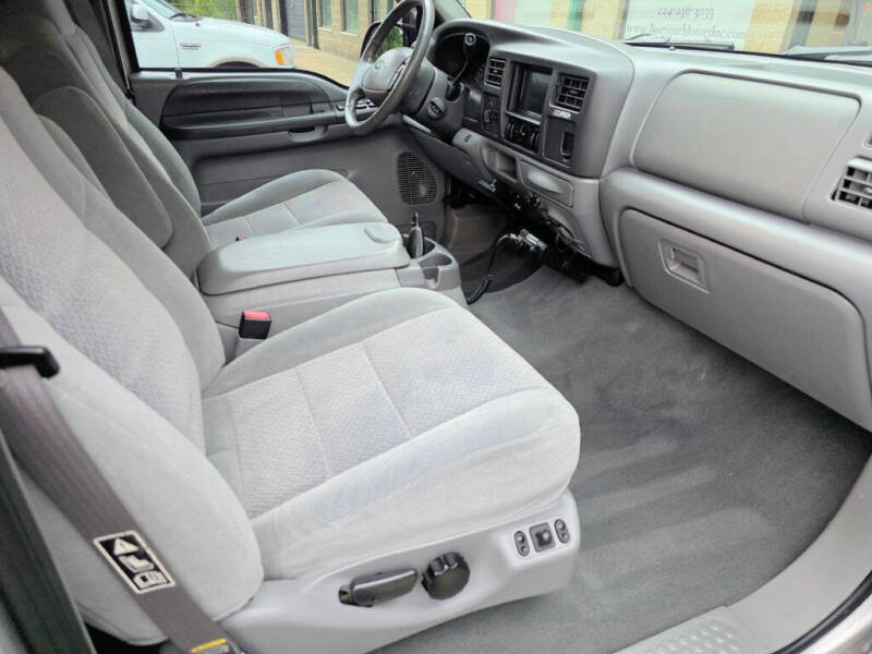 2004 Ford Excursion XLT
