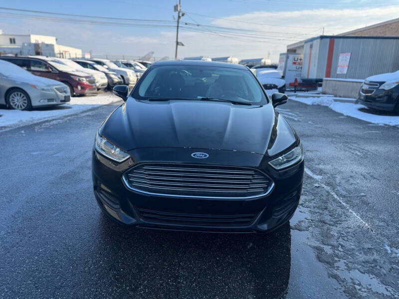 Ford Fusion's photo