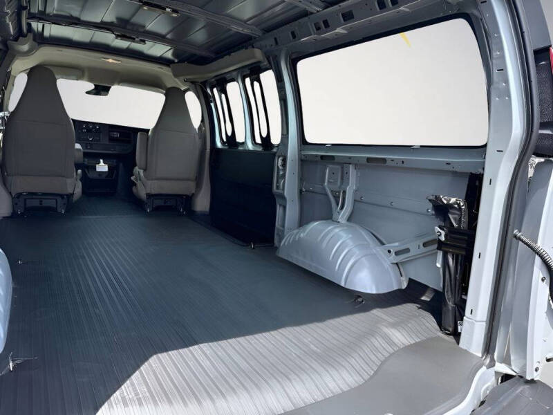 2026 Chevrolet Express 2500