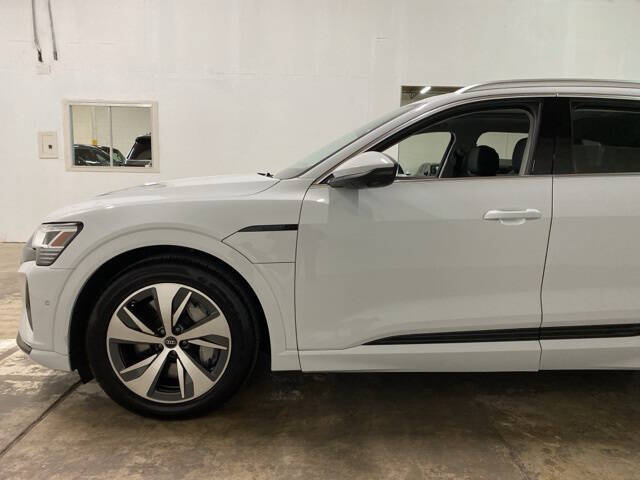 2024 Audi Q8 e-tron quattro Premium Plus