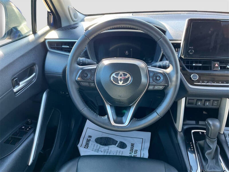 2024 Toyota Corolla Cross XLE