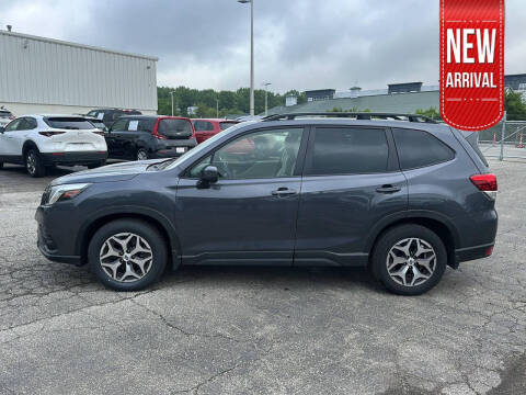2022 Subaru Forester for sale at Auto Center of Columbus in Columbus OH