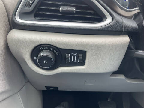 2017 Chrysler Pacifica Touring-L