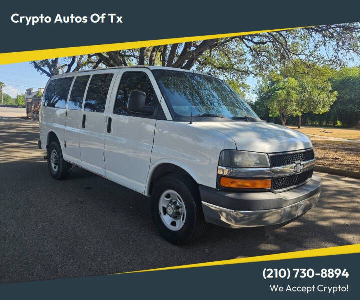 2015 Chevrolet Express Passenger LS's photo