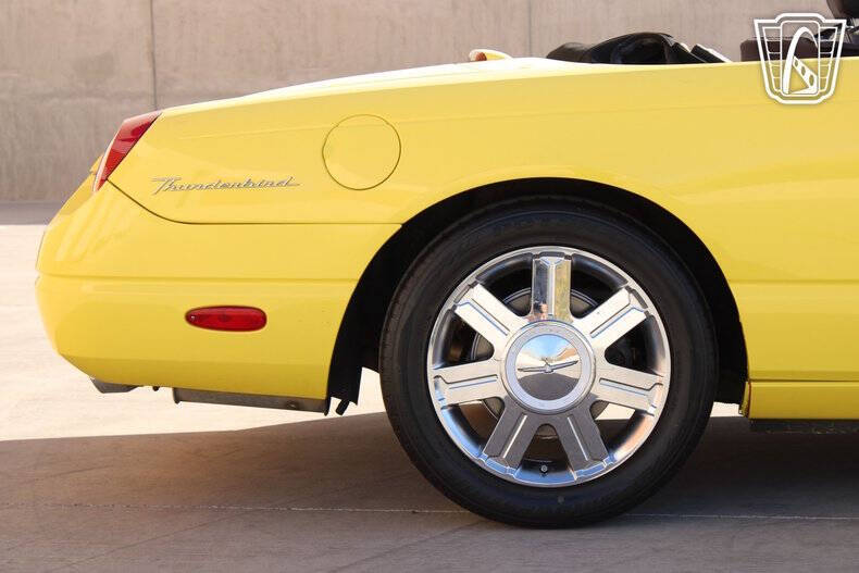 2004 Ford Thunderbird Deluxe