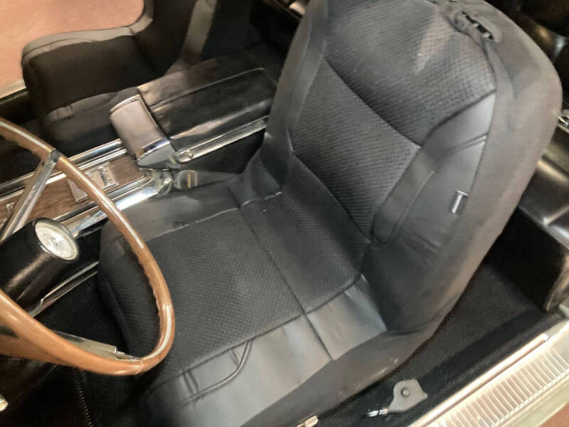 1966 Ford Thunderbird