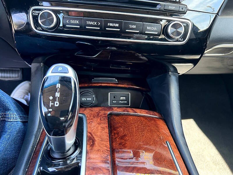 2015 Kia K900 Luxury