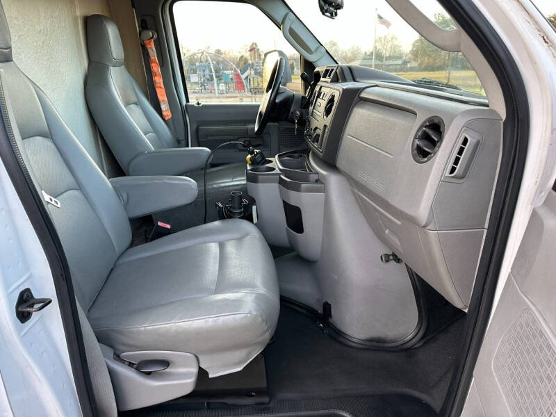 2012 Ford E-Series E-450 SD