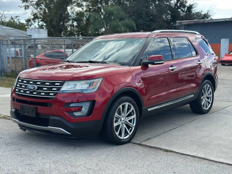 Ford Explorer's photo