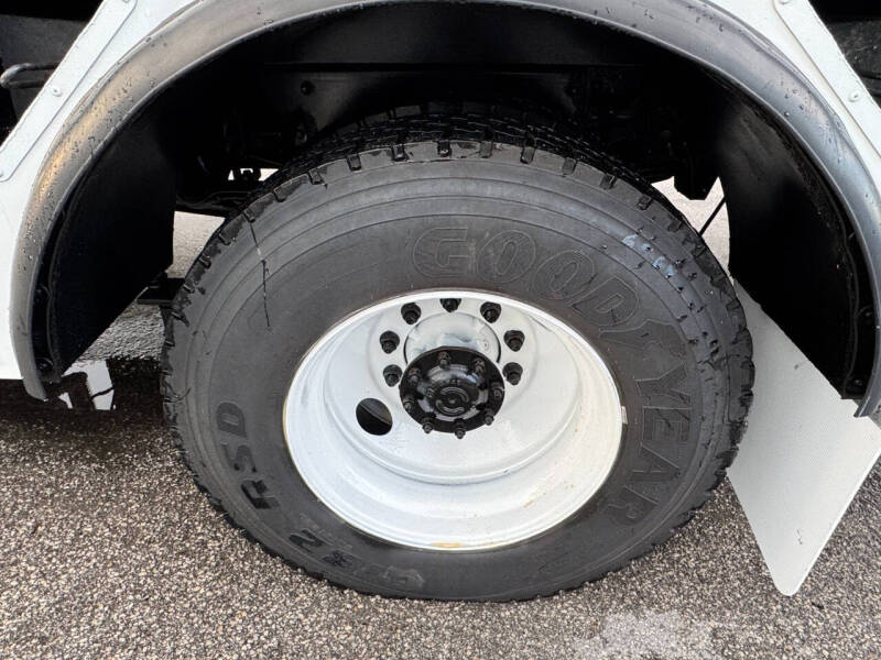 2018 Freightliner M2 106