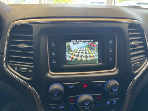 2017 Jeep Grand Cherokee Laredo