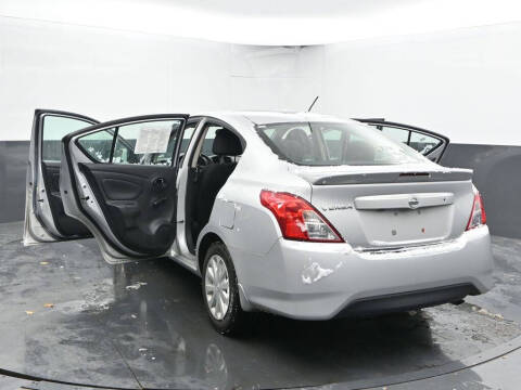 2019 Nissan Versa S Plus