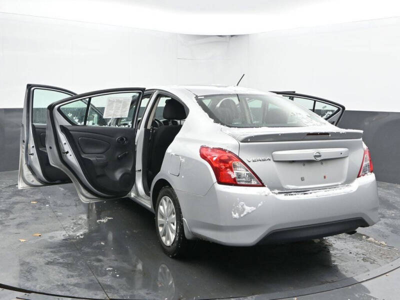 2019 Nissan Versa S Plus