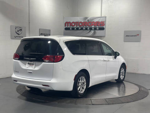 2023 Chrysler Voyager LX