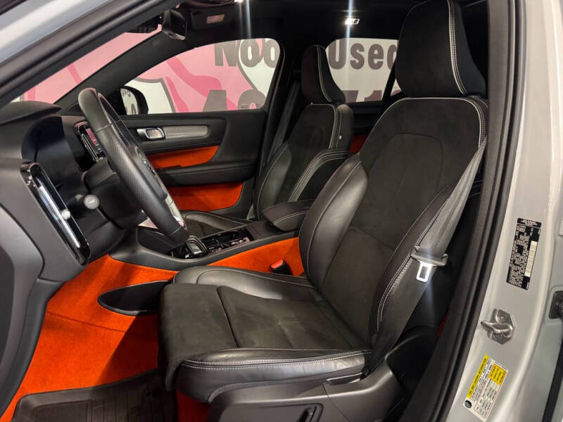 2021 Volvo XC40 T5 R-Design