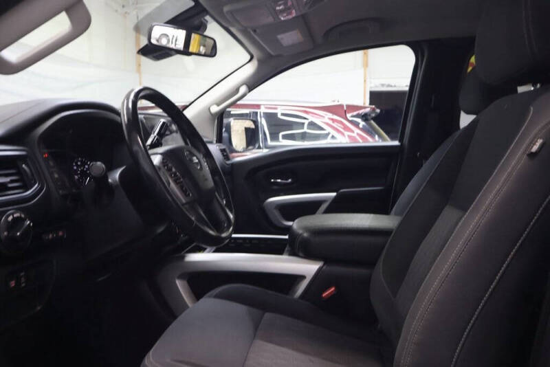 2022 Nissan Titan SV